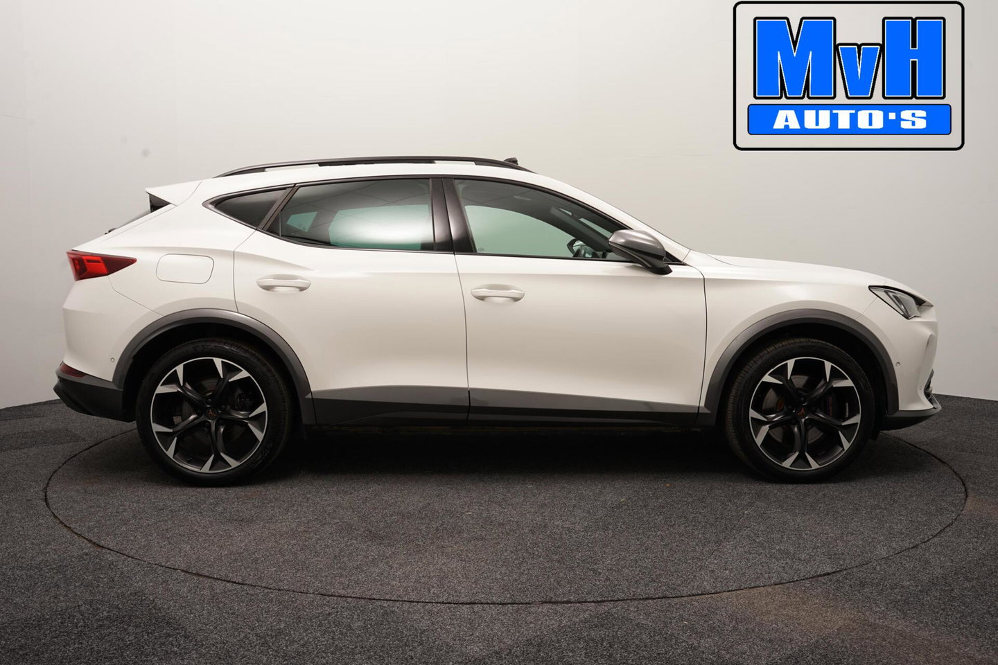 CUPRA Formentor 1.4 e-Hybrid VZ Performance|PANO|KUIPSTOEL|LUXE!