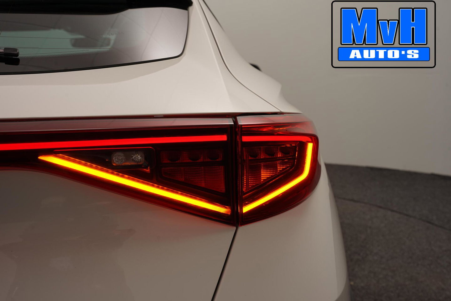 CUPRA Formentor 1.4 e-Hybrid VZ Performance|PANO|KUIPSTOEL|LUXE!