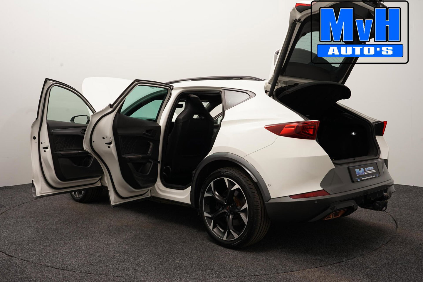 CUPRA Formentor 1.4 e-Hybrid VZ Performance|PANO|KUIPSTOEL|LUXE!