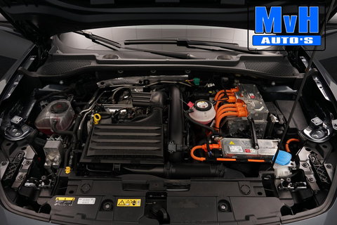 CUPRA Formentor 1.4 e-Hybrid|PANO|STUUR.VERW|CAMERA|ACC|LED