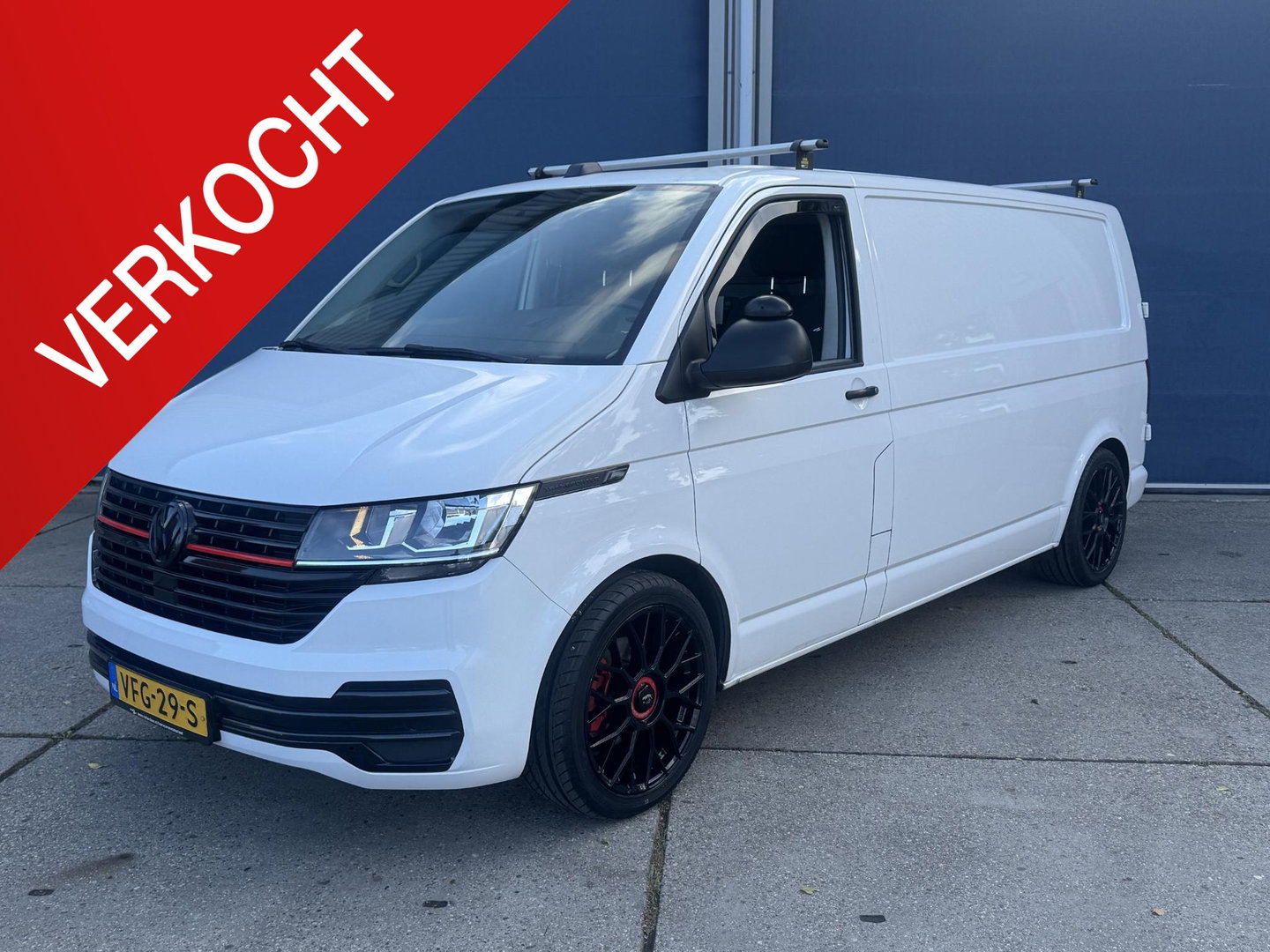 Volkswagen Transporter 2.0 TDI L2H1 30 Comfortline AIRCO / CRUISE CONTROLE / NAVI / CARPLAY / VERLAAGD