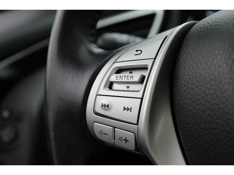 Nissan QASHQAI 1.2 Tekna | Cruise | 360cam | Dodehoek. | Pano | Trekhaak | Stoelverw. | Achteruitrijcamera