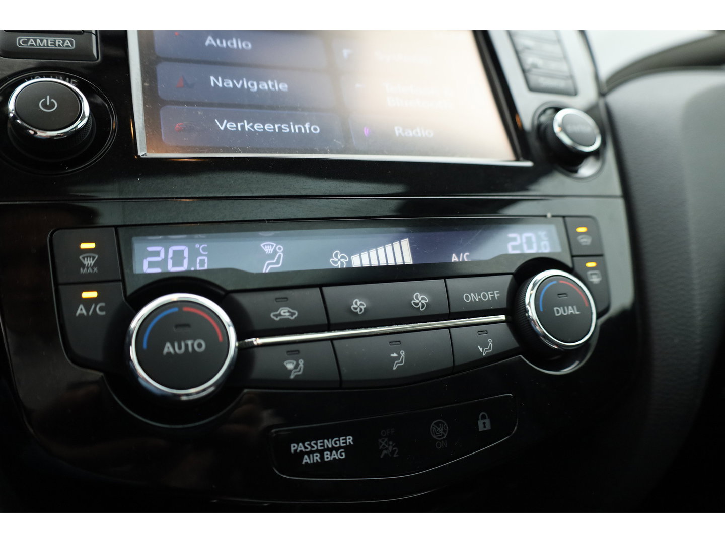 Nissan QASHQAI 1.2 Tekna | Cruise | 360cam | Dodehoek. | Pano | Trekhaak | Stoelverw. | Achteruitrijcamera