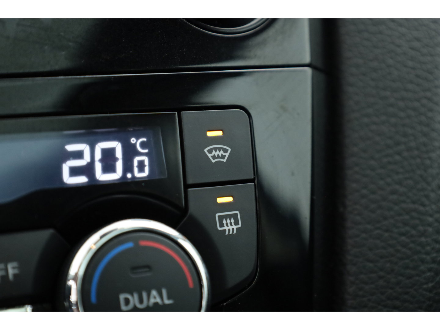 Nissan QASHQAI 1.2 Tekna | Cruise | 360cam | Dodehoek. | Pano | Trekhaak | Stoelverw. | Achteruitrijcamera