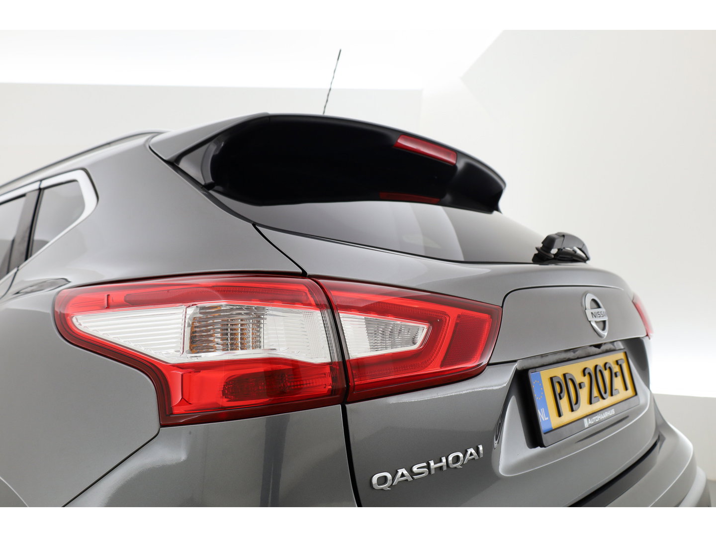 Nissan QASHQAI 1.2 Tekna | Cruise | 360cam | Dodehoek. | Pano | Trekhaak | Stoelverw. | Achteruitrijcamera