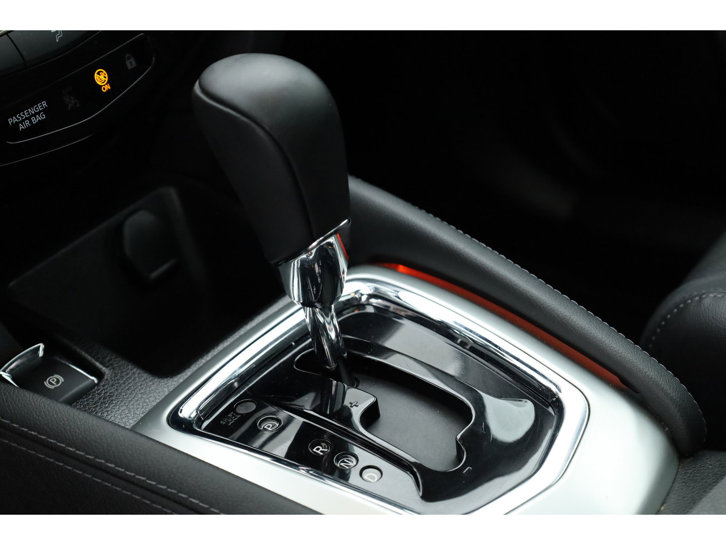 Nissan QASHQAI 1.2 Tekna | Cruise | 360cam | Dodehoek. | Pano | Trekhaak | Stoelverw. | Achteruitrijcamera