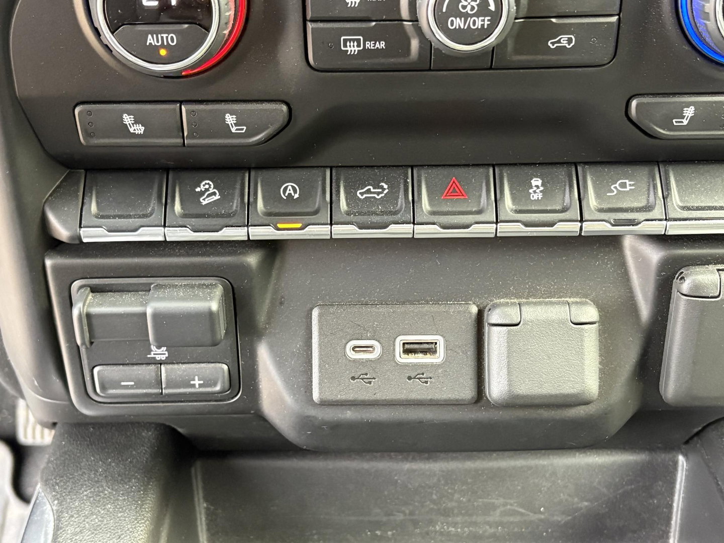 Chevrolet Silverado Z71 1500 RST V8 | 200L LPG |  360PK | CUSTOM LEDER | LED | CRUISE | LUXE UITVOERING | STOELVERWARMING | STUURVERWARMING