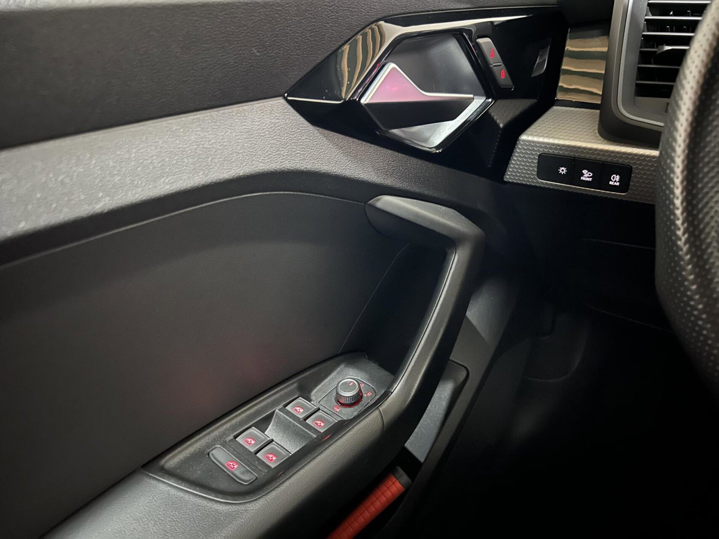 Audi A1 Sportback TFSI 3x S-Line DSG Carplay Cruise NAP