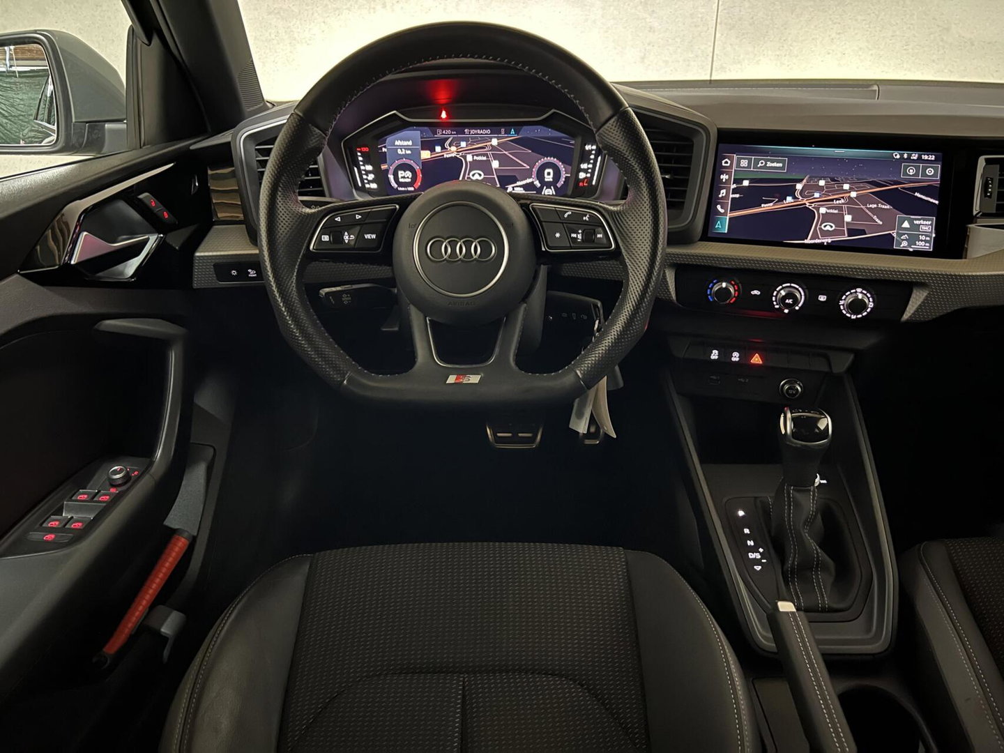 Audi A1 Sportback TFSI 3x S-Line DSG Carplay Cruise NAP