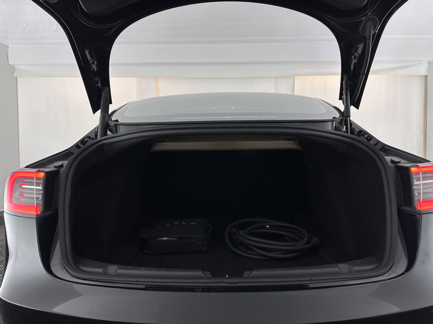 Tesla Model 3 Standard RWD Plus 60 kWh [ ⚠️DRIVE MOTOR MAKES NOISE⚠️ 3-Fase ] {SOH-88%]  (INCL-BTW) Aut. *PANO | AUTOPILOT | LEATHER | KEYLESS | FULL-LED | MEMORY-PACK | TOPVIEW | DAB | CARPLAY | DIGI-COCKPIT | LANE-ASSIST | COMFORTSEATS | 19"ALU*