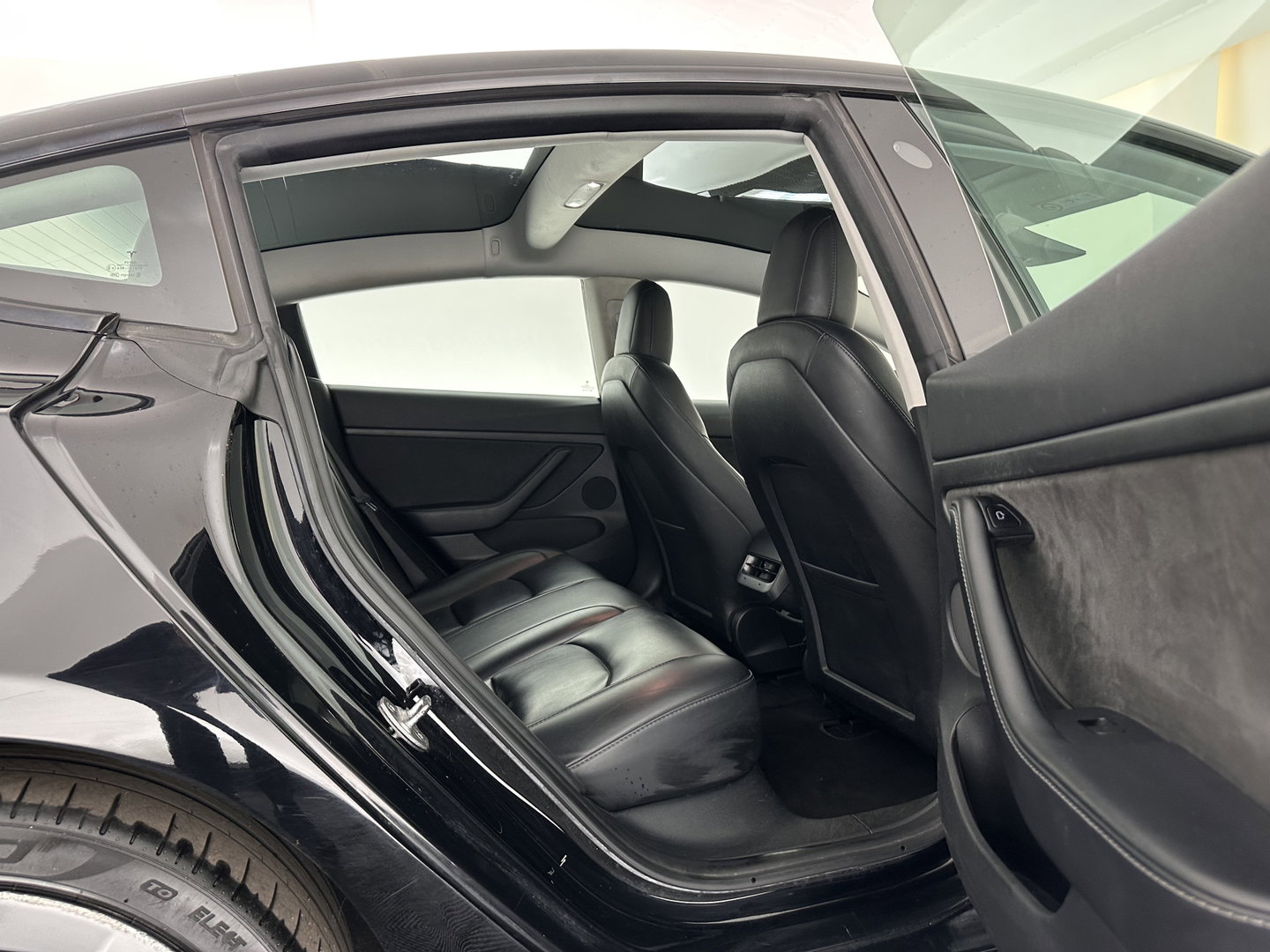 Tesla Model 3 Standard RWD Plus 60 kWh [ ⚠️DRIVE MOTOR MAKES NOISE⚠️ 3-Fase ] {SOH-88%]  (INCL-BTW) Aut. *PANO | AUTOPILOT | LEATHER | KEYLESS | FULL-LED | MEMORY-PACK | TOPVIEW | DAB | CARPLAY | DIGI-COCKPIT | LANE-ASSIST | COMFORTSEATS | 19"ALU*