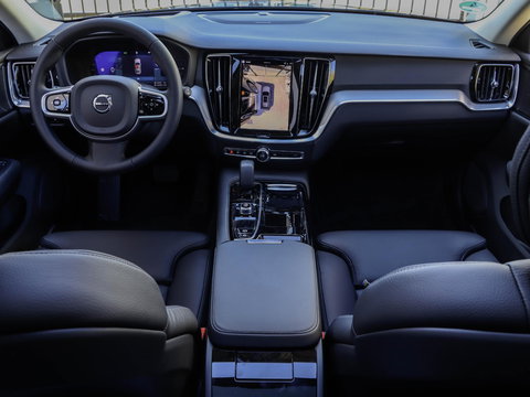 Volvo V60 T6 AWD Plus Dark Pano Forest Lake 360 Harman Kardon HeadUp 18 inch