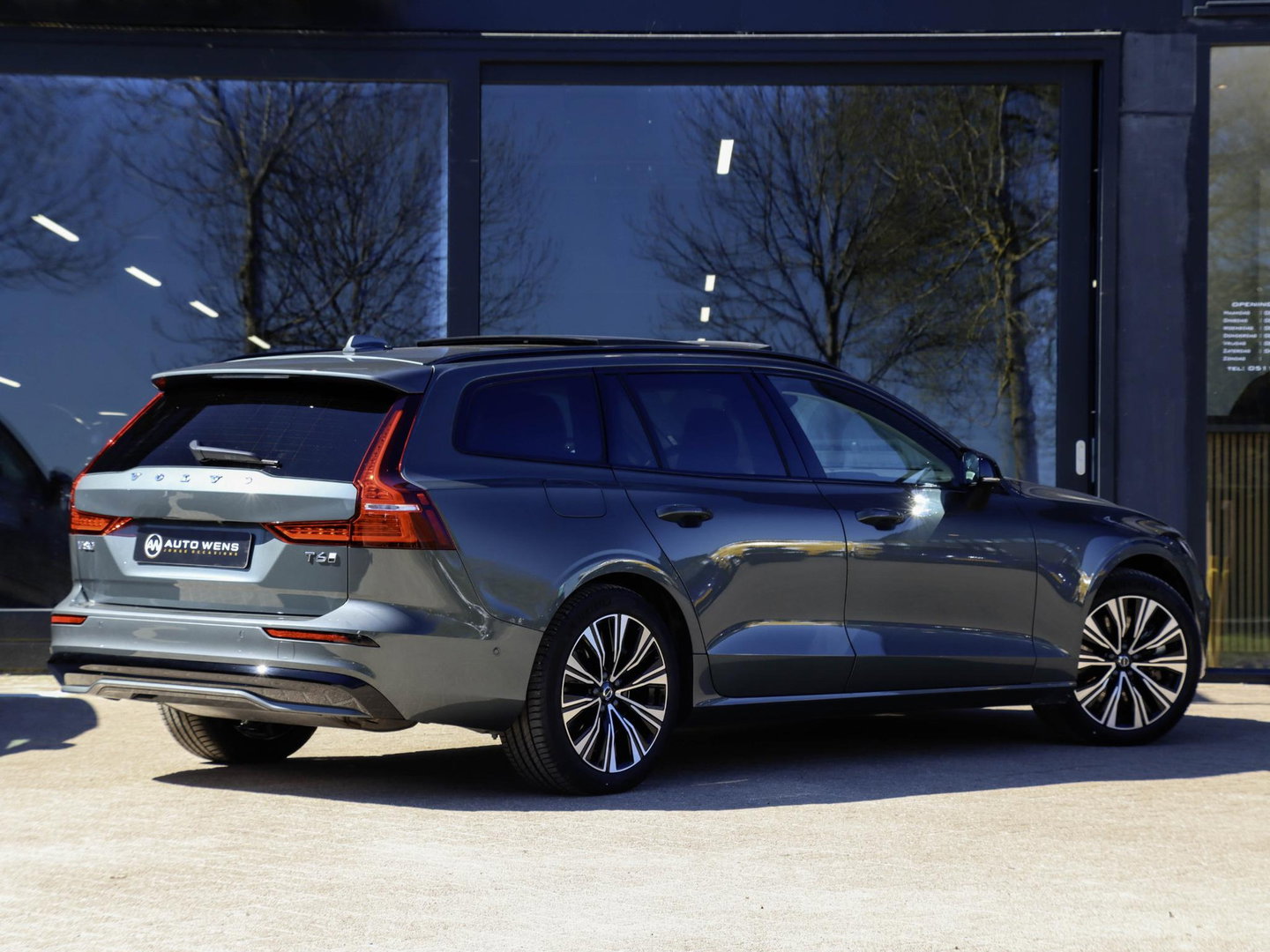 Volvo V60 T6 AWD Plus Dark Pano Forest Lake 360 Harman Kardon HeadUp 18 inch