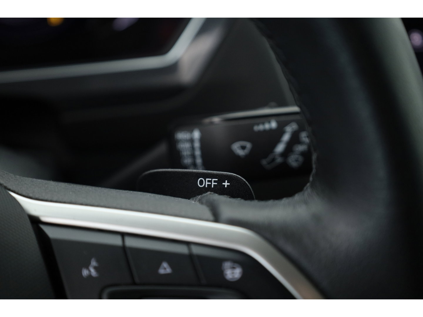 Volkswagen Tiguan 1.5 TSI Urban Sport DSG | Elek. Trekhaak | Digi. Cockpit | Adapt. Cruise | Stoel- Stuurverw. | Camera