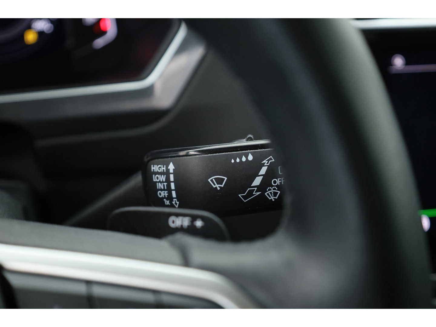 Volkswagen Tiguan 1.5 TSI Urban Sport DSG | Elek. Trekhaak | Digi. Cockpit | Adapt. Cruise | Stoel- Stuurverw. | Camera