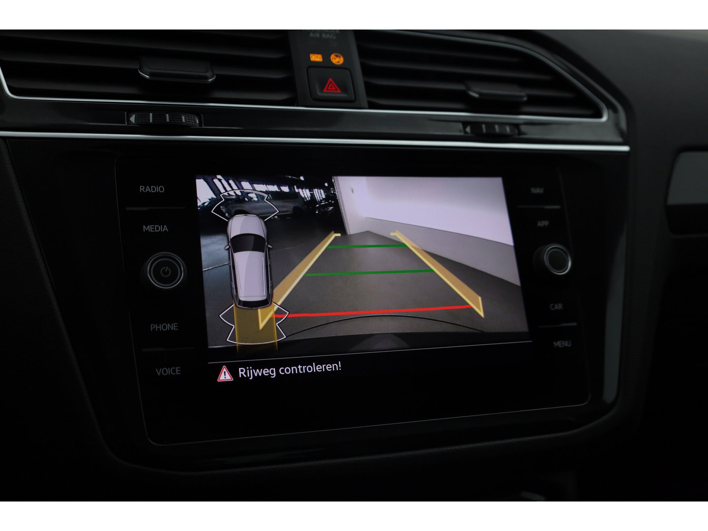 Volkswagen Tiguan 1.5 TSI Urban Sport DSG | Elek. Trekhaak | Digi. Cockpit | Adapt. Cruise | Stoel- Stuurverw. | Camera