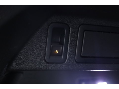 Volkswagen Tiguan 1.5 TSI Urban Sport DSG | Elek. Trekhaak | Digi. Cockpit | Adapt. Cruise | Stoel- Stuurverw. | Camera