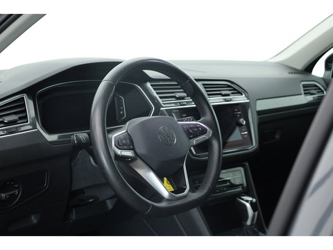 Volkswagen Tiguan 1.5 TSI Urban Sport DSG | Elek. Trekhaak | Digi. Cockpit | Adapt. Cruise | Stoel- Stuurverw. | Camera