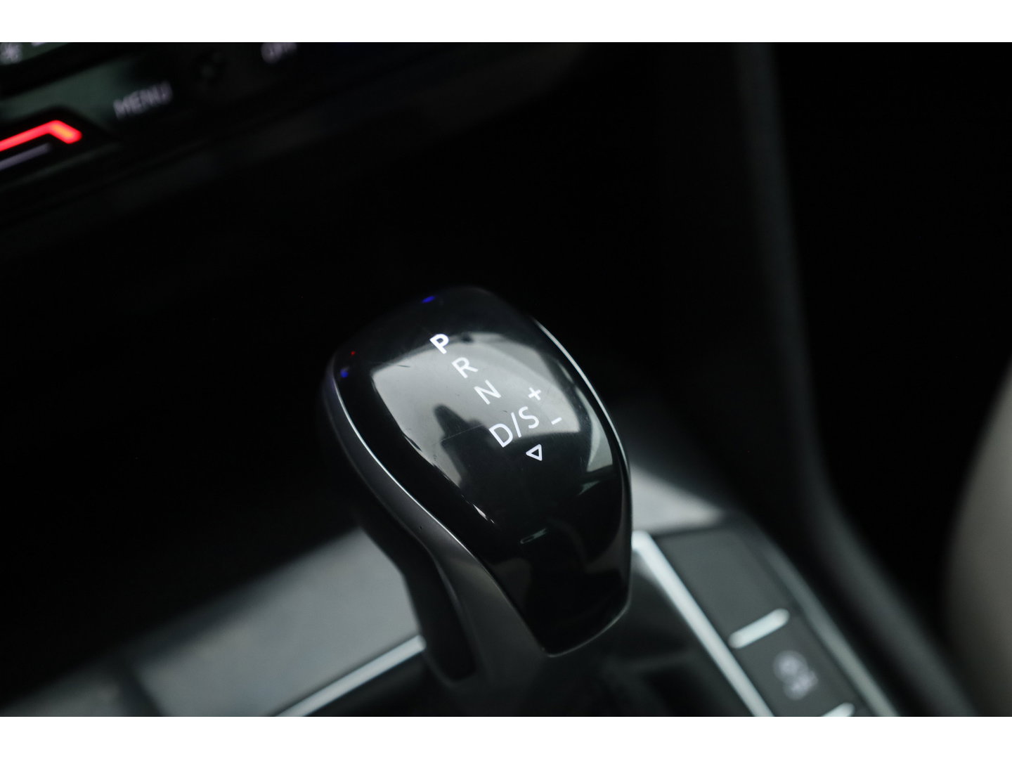 Volkswagen Tiguan 1.5 TSI Urban Sport DSG | Elek. Trekhaak | Digi. Cockpit | Adapt. Cruise | Stoel- Stuurverw. | Camera