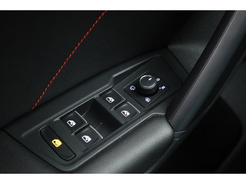 Volkswagen Tiguan 1.5 TSI Urban Sport DSG | Elek. Trekhaak | Digi. Cockpit | Adapt. Cruise | Stoel- Stuurverw. | Camera