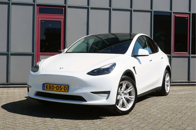 Tesla Model Y - Long Range AWD 75kWh SOH 95%