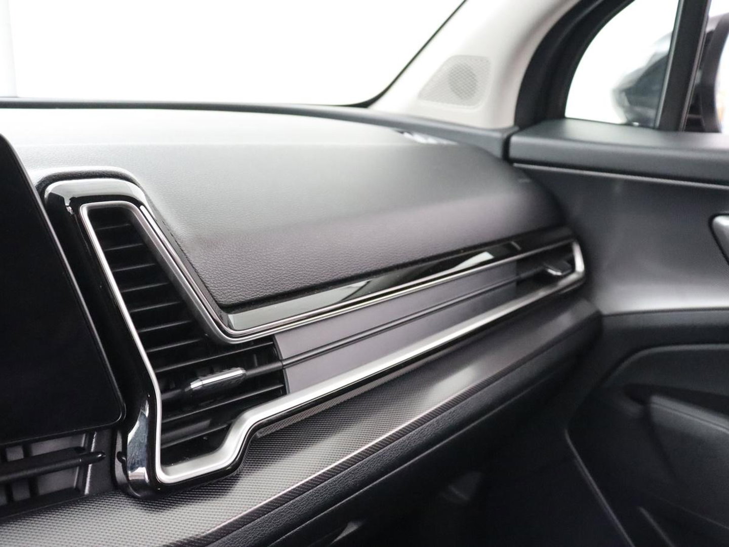 Kia Sportage 1.6 T-GDi Hybrid DynamicLine | Carplay | Adaptive cruise | Navigatie | Full LED | Camera | Climate control | Parkeerhulp