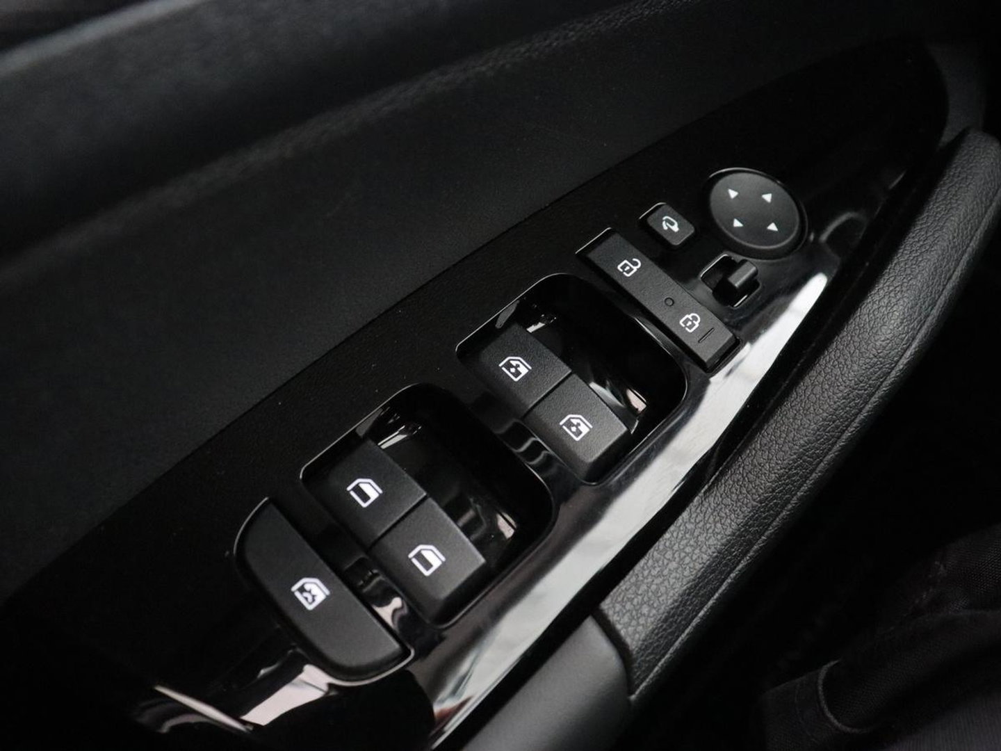 Kia Sportage 1.6 T-GDi Hybrid DynamicLine | Carplay | Adaptive cruise | Navigatie | Full LED | Camera | Climate control | Parkeerhulp