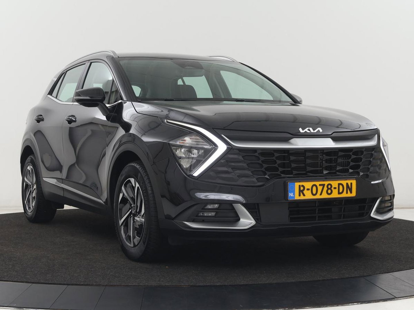 Kia Sportage 1.6 T-GDi Hybrid DynamicLine | Carplay | Adaptive cruise | Navigatie | Full LED | Camera | Climate control | Parkeerhulp