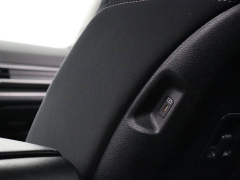 Kia Sportage 1.6 T-GDi Hybrid DynamicLine | Carplay | Adaptive cruise | Navigatie | Full LED | Camera | Climate control | Parkeerhulp