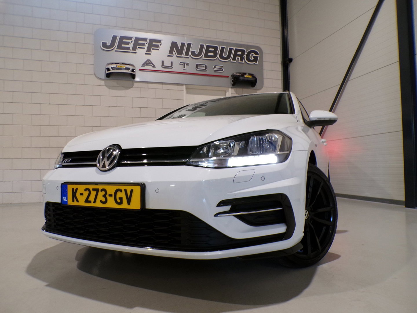 Volkswagen Golf Variant 1.4 TSI Highline R-Line Trekhaak Apple-carplay Stoelverwarming Camera Parkeersensoren Massage Garantie