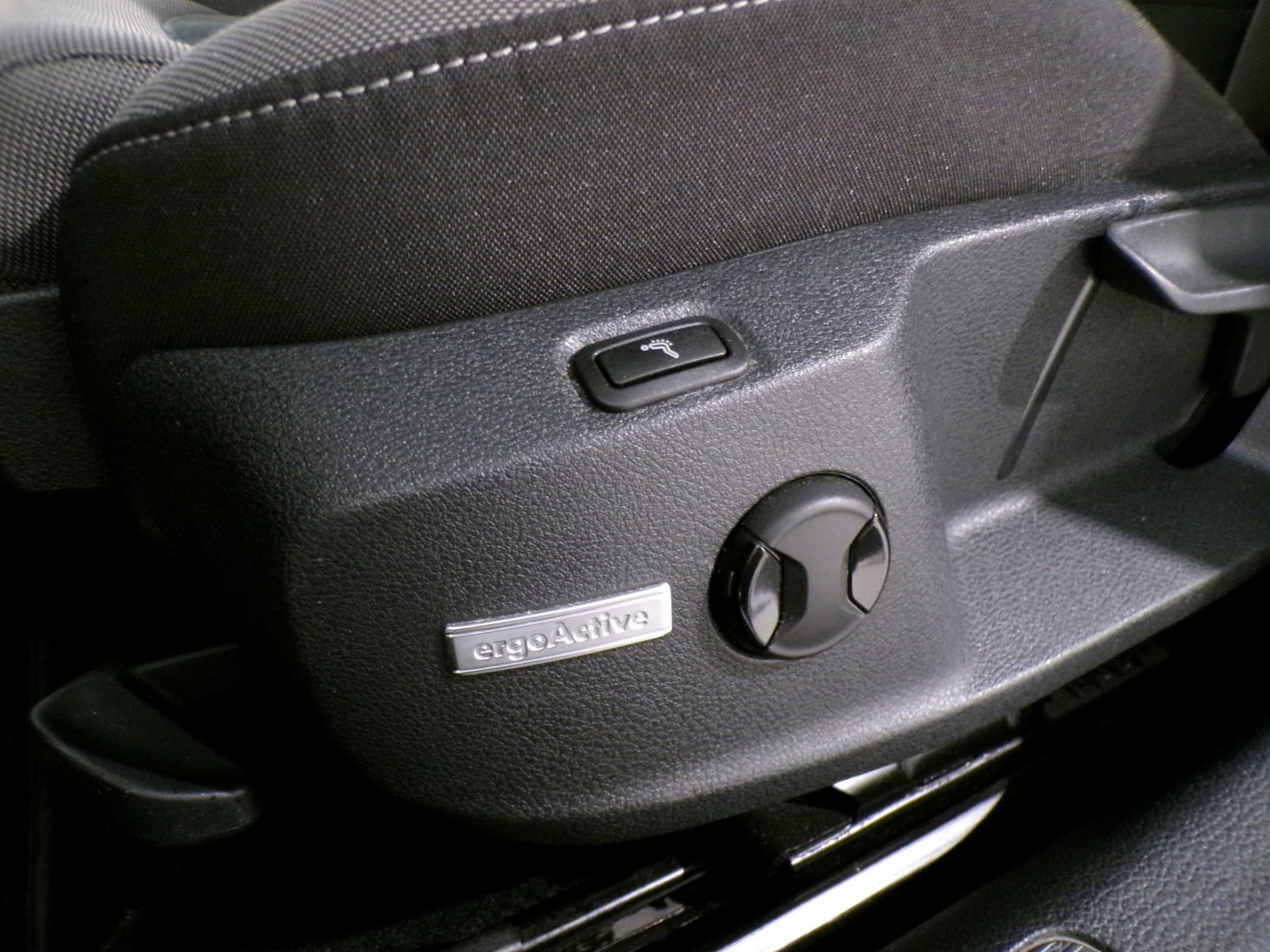 Volkswagen Golf Variant 1.4 TSI Highline R-Line Trekhaak Apple-carplay Stoelverwarming Camera Parkeersensoren Massage Garantie