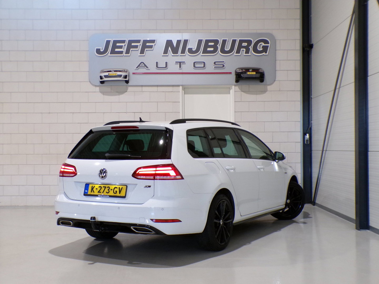 Volkswagen Golf Variant 1.4 TSI Highline R-Line Trekhaak Apple-carplay Stoelverwarming Camera Parkeersensoren Massage Garantie