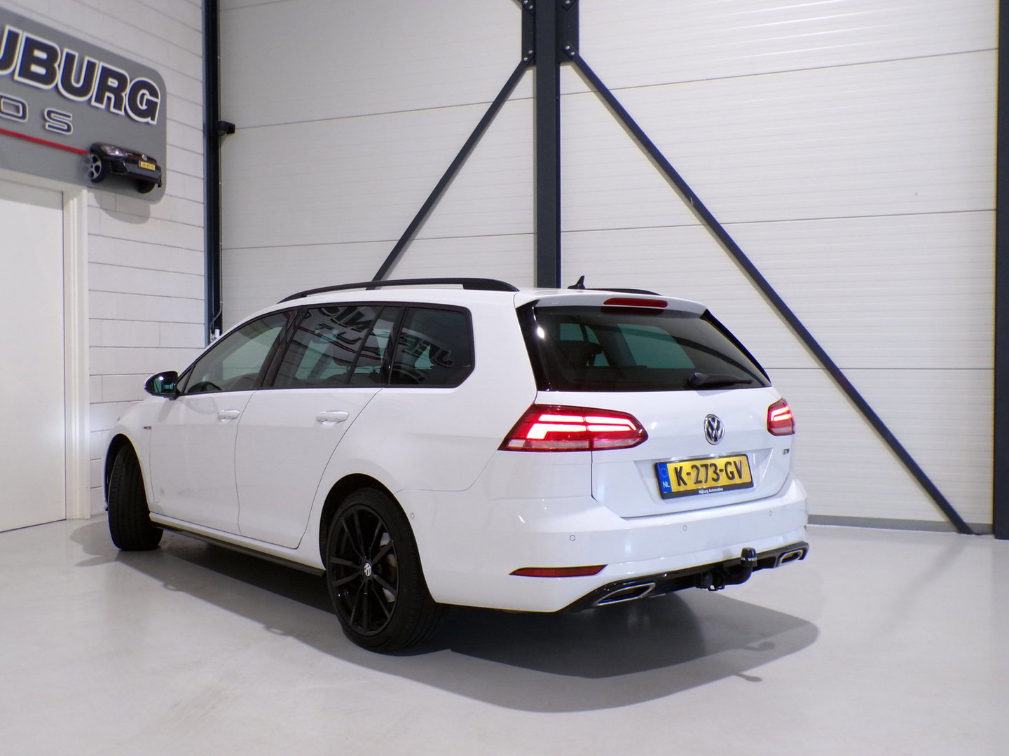 Volkswagen Golf Variant 1.4 TSI Highline R-Line Trekhaak Apple-carplay Stoelverwarming Camera Parkeersensoren Massage Garantie
