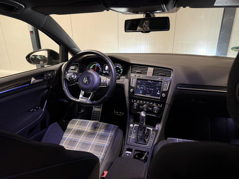 Volkswagen Golf 1.4 TSI GTE GTI Carplay Stoelverwarming PDC