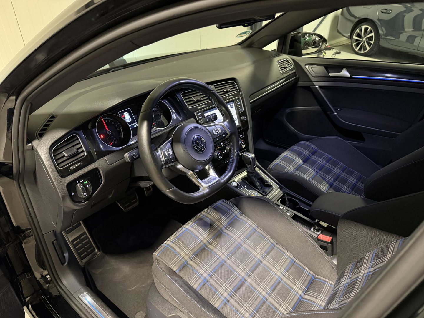 Volkswagen Golf 1.4 TSI GTE GTI Carplay Stoelverwarming PDC