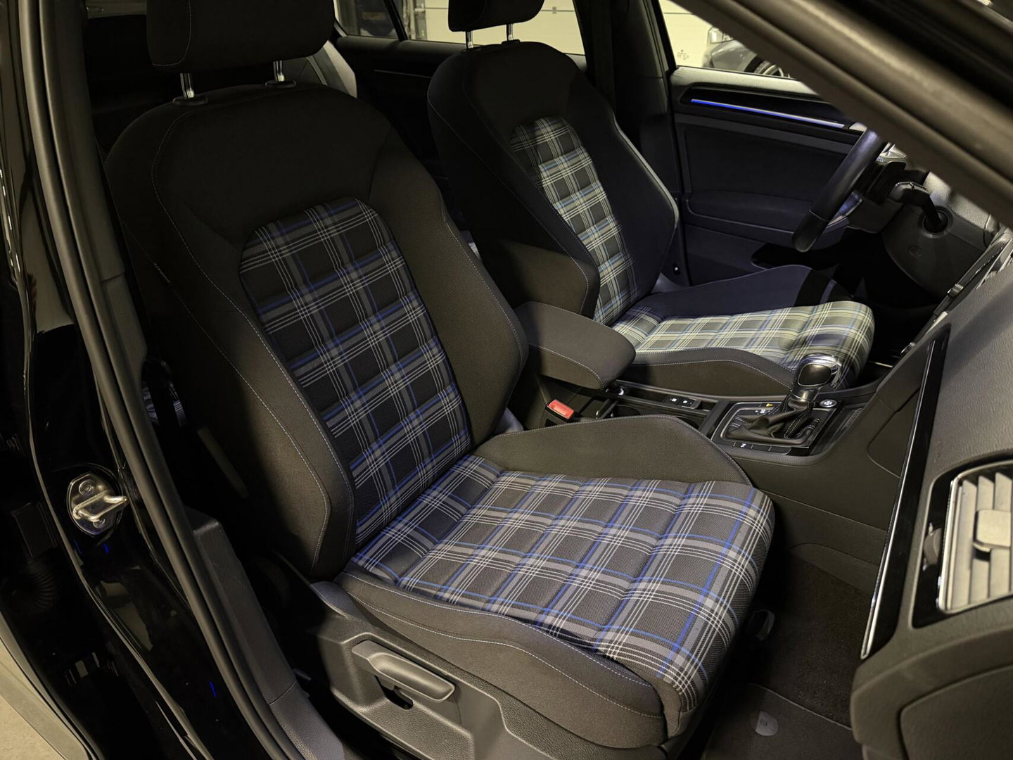 Volkswagen Golf 1.4 TSI GTE GTI Carplay Stoelverwarming PDC