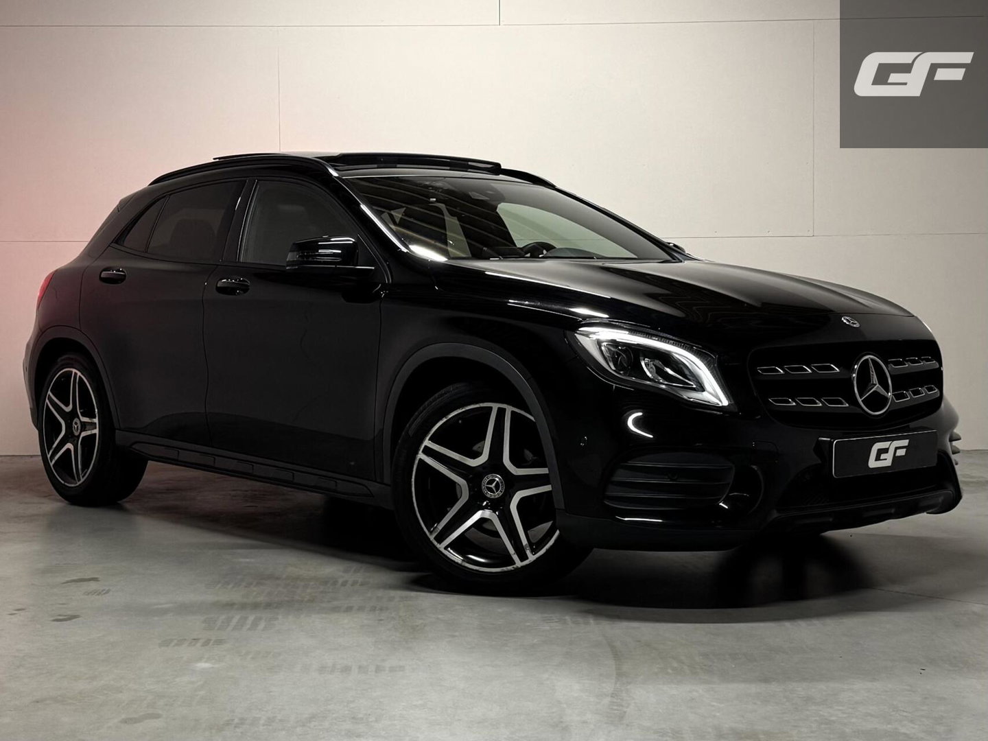 Mercedes-Benz GLA AMG Pano Carplay Navi Cruise Camera