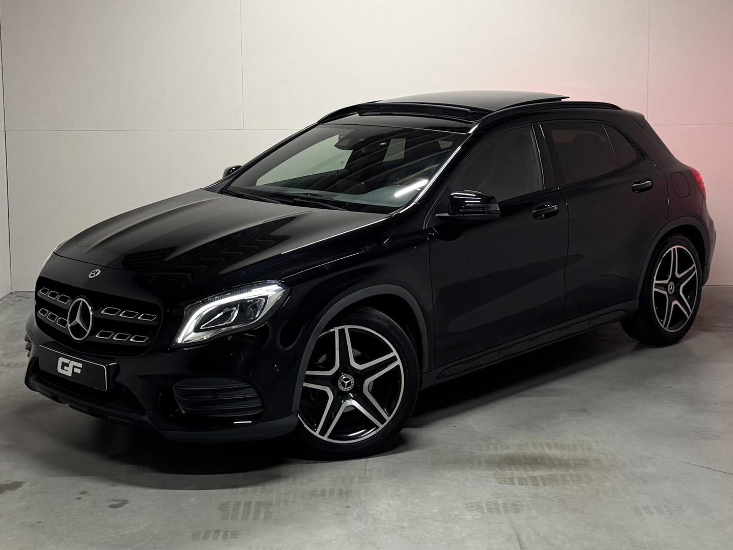 Mercedes-Benz GLA AMG Pano Carplay Navi Cruise Camera