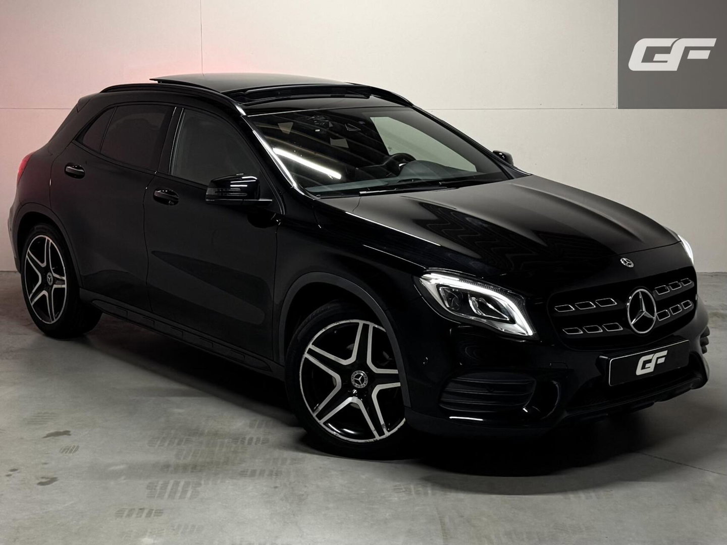 Mercedes-Benz GLA AMG Pano Carplay Navi Cruise Camera