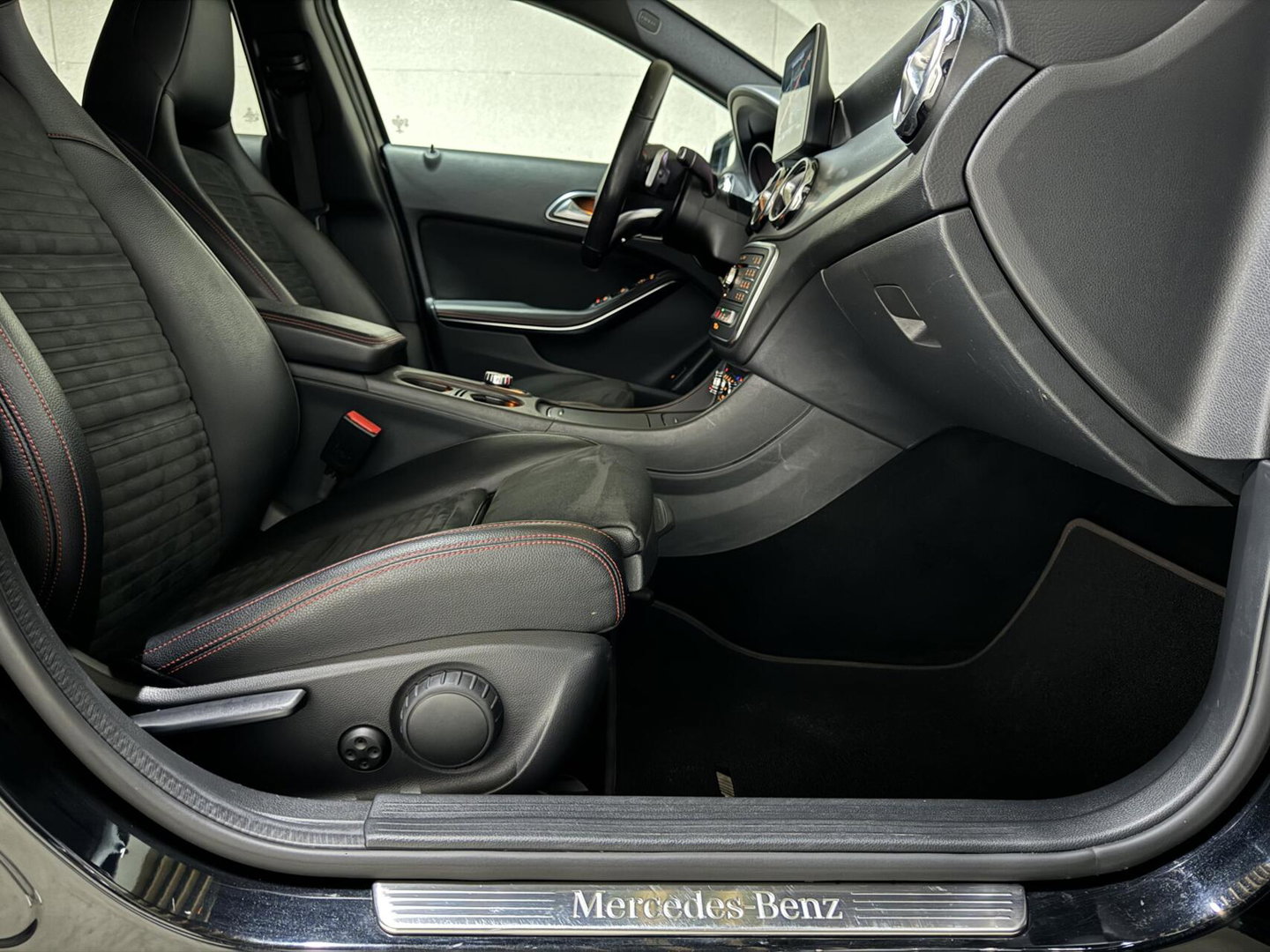 Mercedes-Benz GLA AMG Pano Carplay Navi Cruise Camera