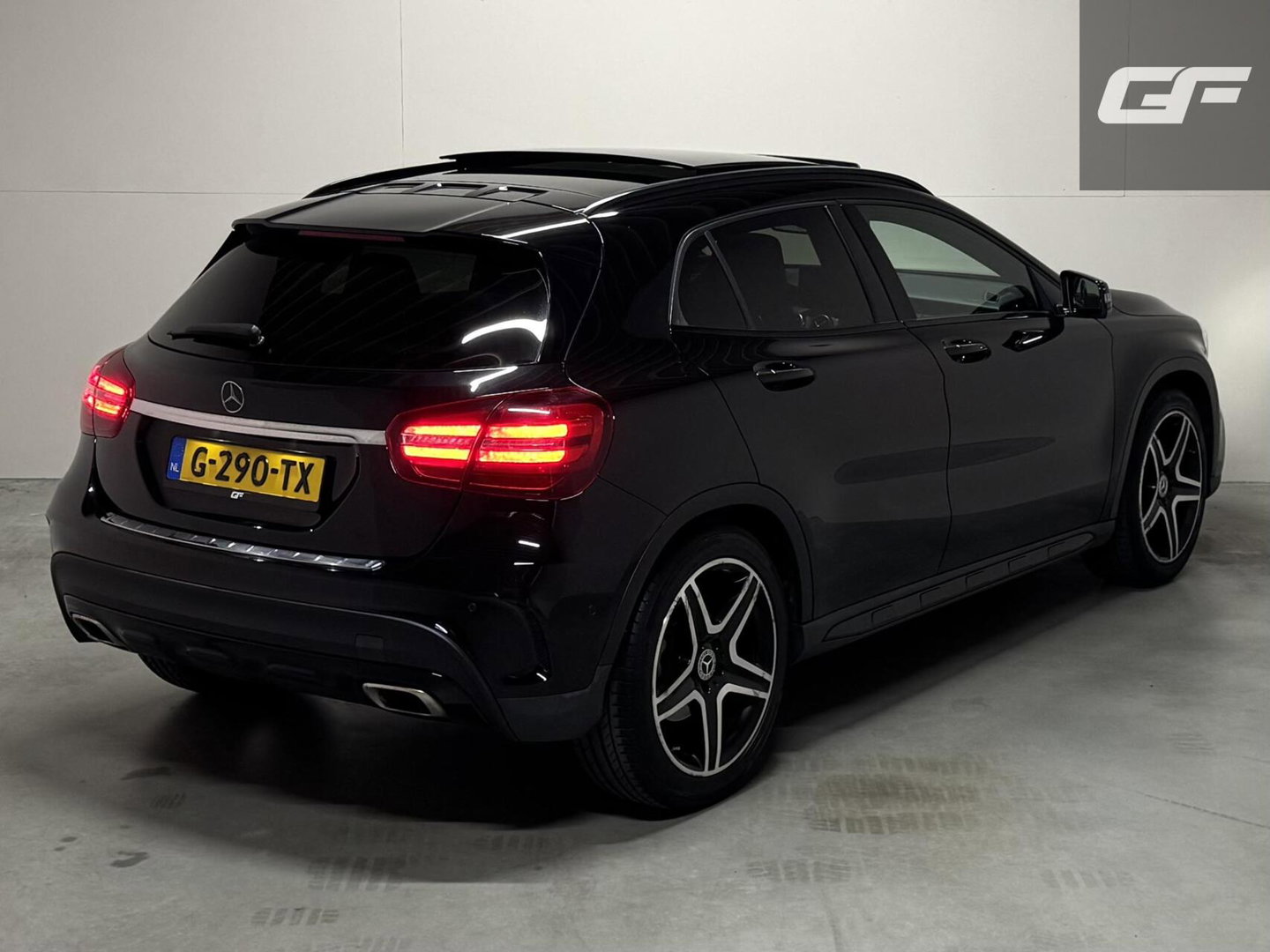 Mercedes-Benz GLA AMG Pano Carplay Navi Cruise Camera