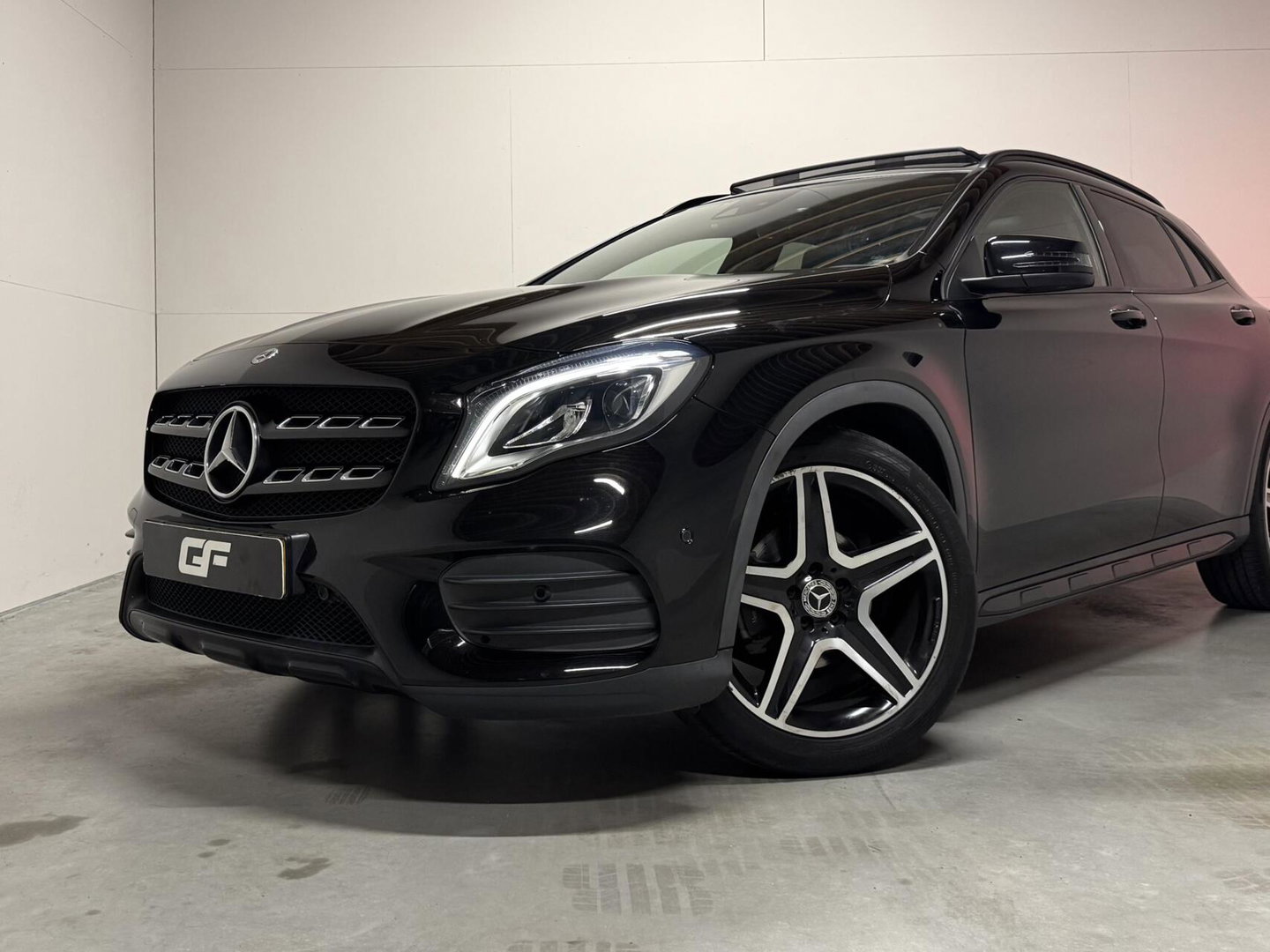 Mercedes-Benz GLA AMG Pano Carplay Navi Cruise Camera