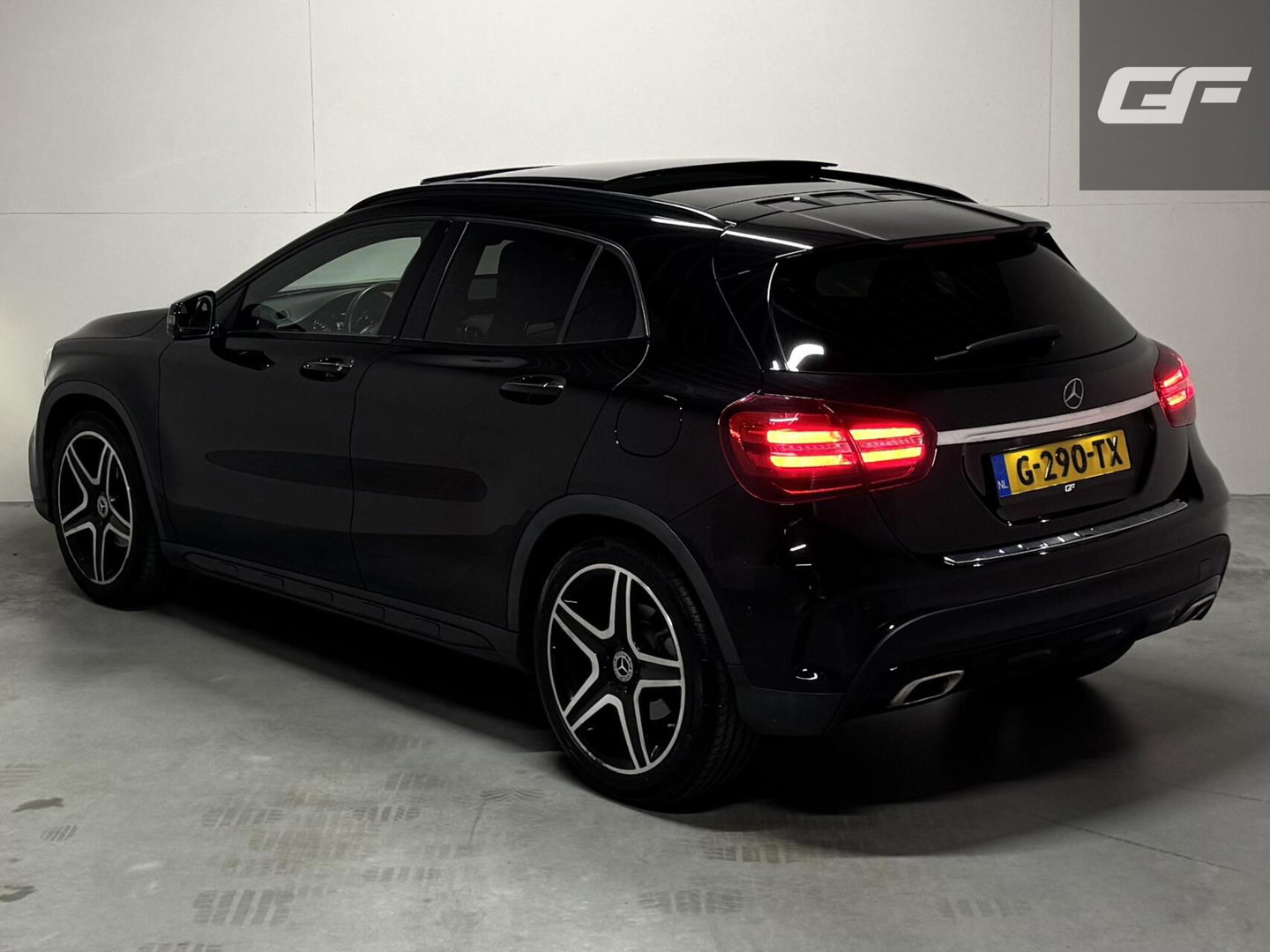 Mercedes-Benz GLA AMG Pano Carplay Navi Cruise Camera