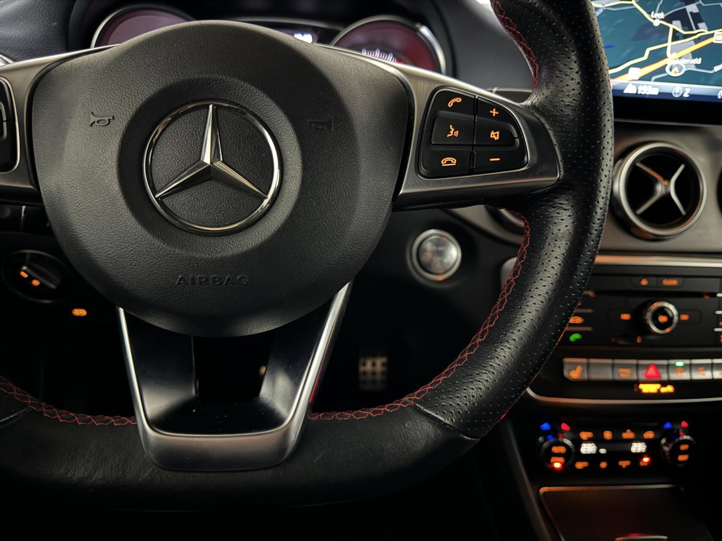 Mercedes-Benz GLA AMG Pano Carplay Navi Cruise Camera