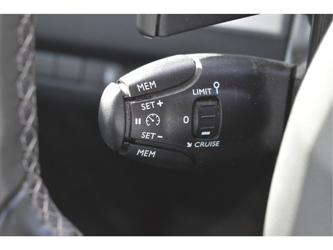 Peugeot Expert DC 5-Persoons 2.0 BlueHDI 180 Long Sport | Leder | Camera | Carplay | Trekhaak | Xenon / LED | Cruise Contr | NAP