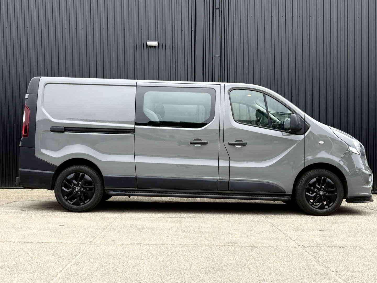 Opel Vivaro 1.6 CDTI 120pk L2H1 DC Edition | Marge | Navigatie | Trekhaak | STEPS | LMV | SPOILER