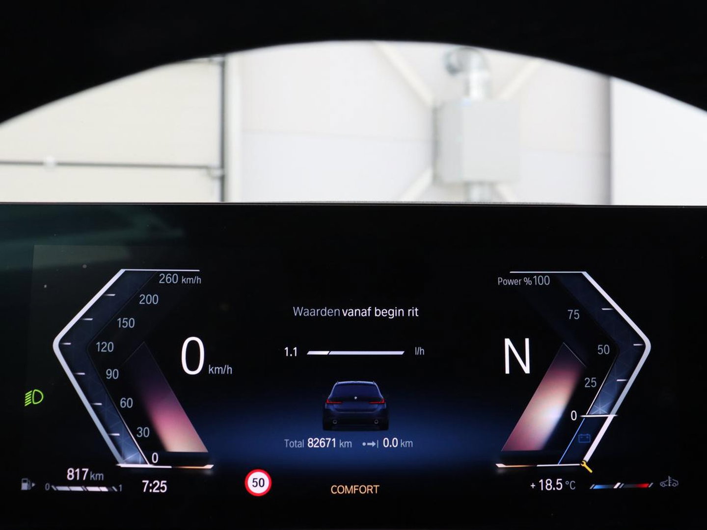 BMW 3 Serie 318i | Leder | Adaptive cruise | Stoelverwarming | Memory | Live Cockpit | Sportstoelen | Carplay | Keyless | Trekhaak | Parkeerhulp | Climate control | Full LED | Origineel NL