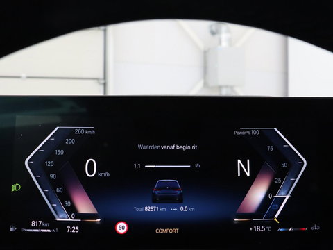 BMW 3 Serie 318i | Leder | Adaptive cruise | Stoelverwarming | Memory | Live Cockpit | Sportstoelen | Carplay | Keyless | Trekhaak | Parkeerhulp | Climate control | Full LED | Origineel NL