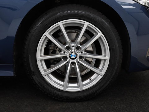 BMW 3 Serie 318i | Leder | Adaptive cruise | Stoelverwarming | Memory | Live Cockpit | Sportstoelen | Carplay | Keyless | Trekhaak | Parkeerhulp | Climate control | Full LED | Origineel NL
