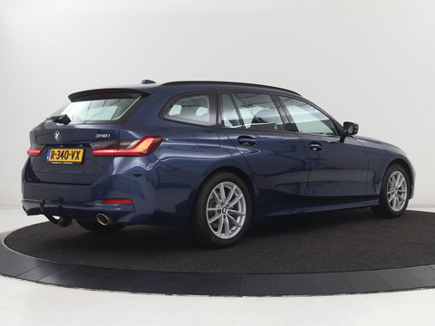 BMW 3 Serie 318i | Leder | Adaptive cruise | Stoelverwarming | Memory | Live Cockpit | Sportstoelen | Carplay | Keyless | Trekhaak | Parkeerhulp | Climate control | Full LED | Origineel NL